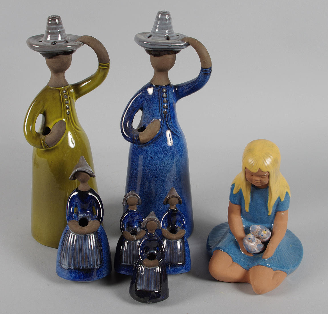 KERAMIKFIGURER, 7 stycken, bl.a. blomsterflickor, Elsi Borelius.