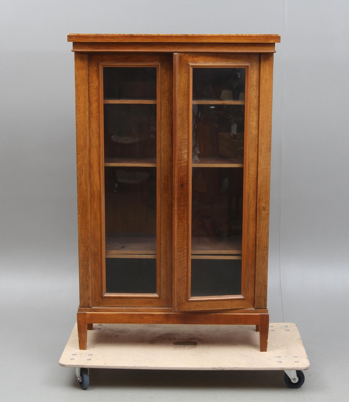 BOKSKÅP, Karl Johan-stil, 1900-tal.