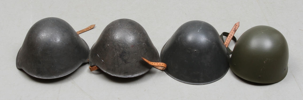 SOLDATHJÄLMAR 3 + 1, Tyskland DDR samt Sverige.