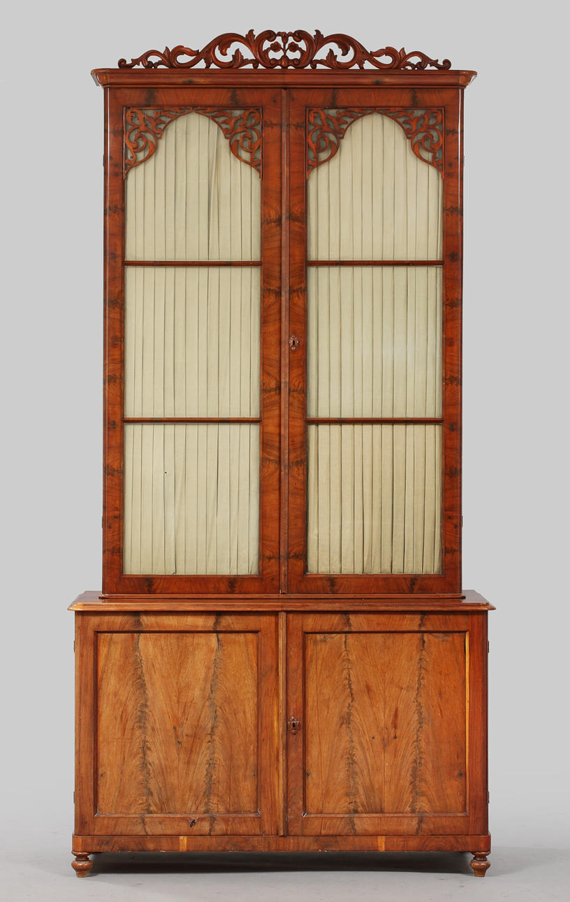 BOKSKÅP, 1800-tal, Biedermeier.