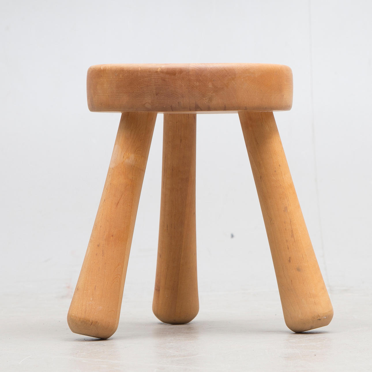 Hocker, Holz, Kunsthandwerk, 20. Jahrhundert.