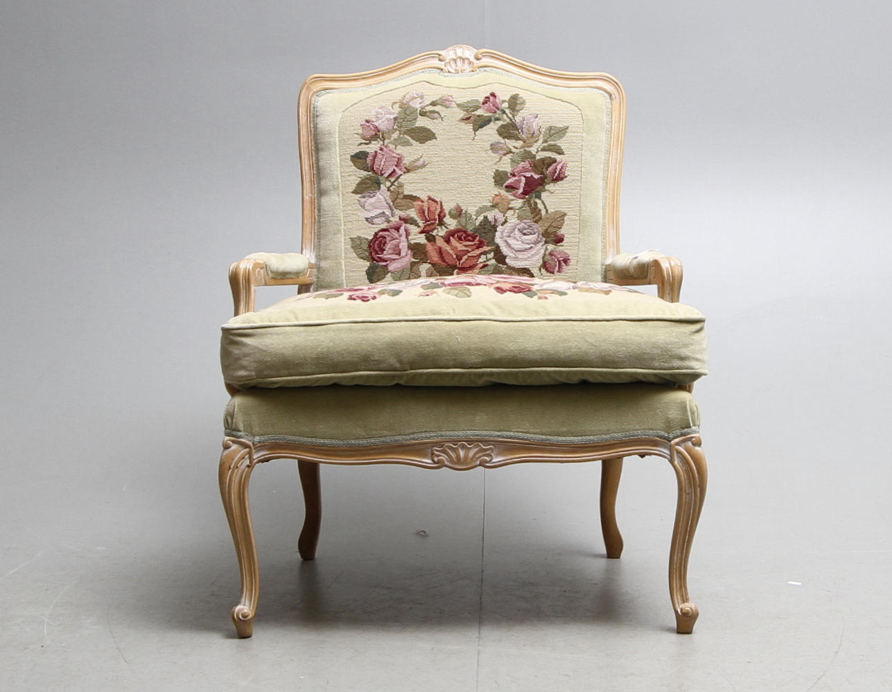 FÅTÖLJ, rokokostil, sent 1900-tal.