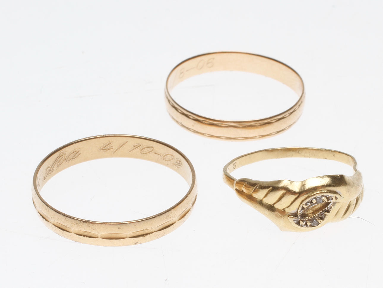 RINGAR, 3 st, 18k guld, vikt ca 4,4 gram.