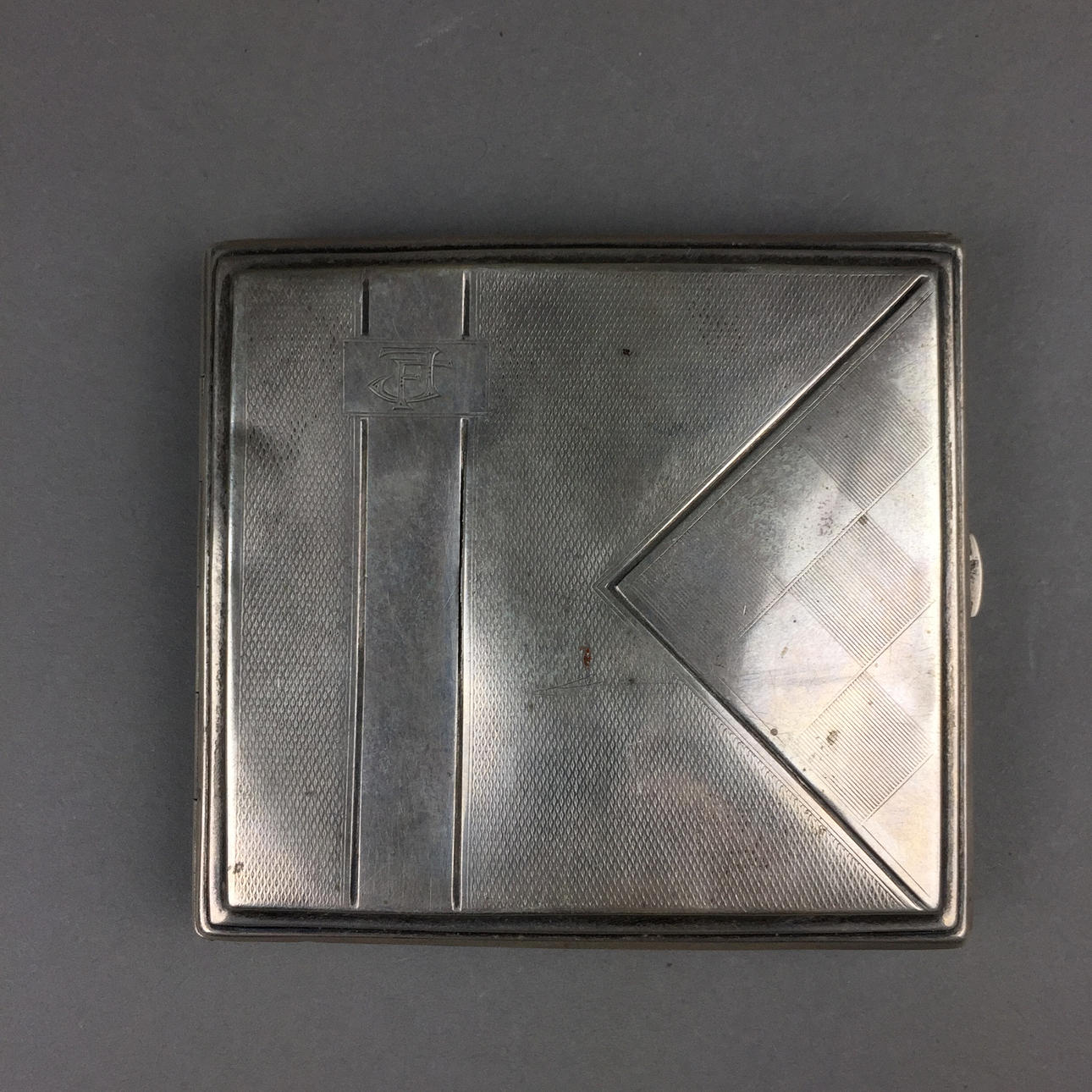 - Art Deco CIGARETTE CASE - 800 silver.