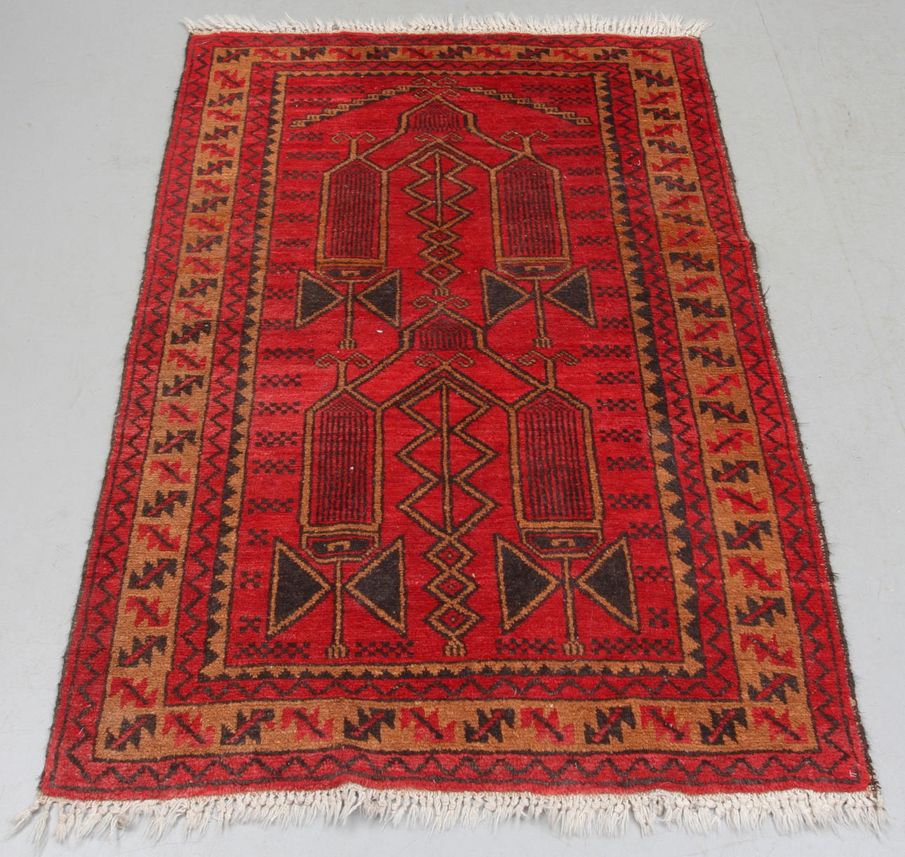MATTA, orientalisk, ca 143 x 99 cm.