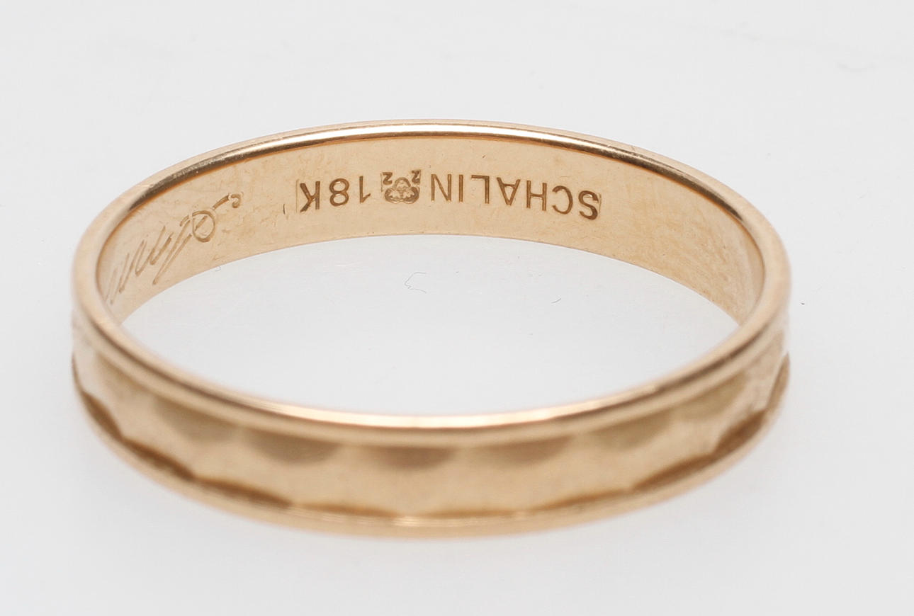RING, 18k guld, vikt ca 3,2 gr.