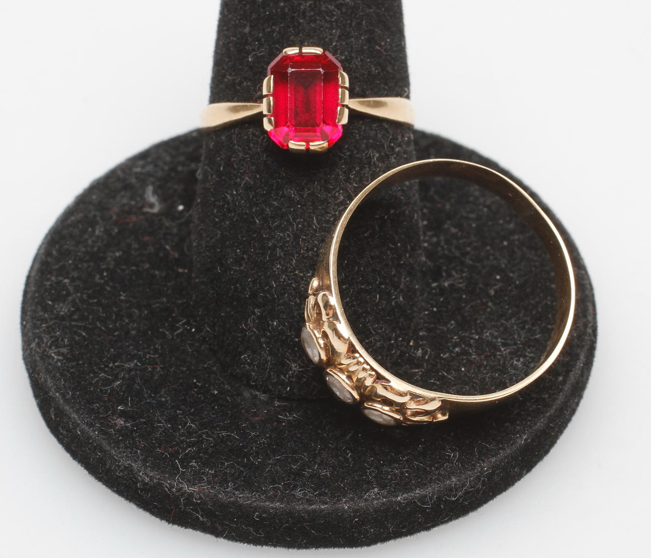 RINGAR, 2 st, 14k guld, vikt ca 5,2 gr.