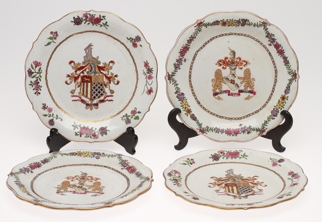 TALLRIKAR, 4 st, keramik, 1900-tal.