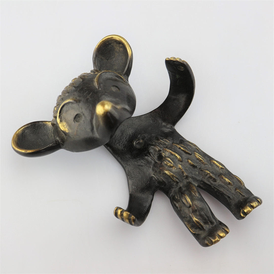 WALTER BOSSE. GARDEROBE BÄR MESSING.