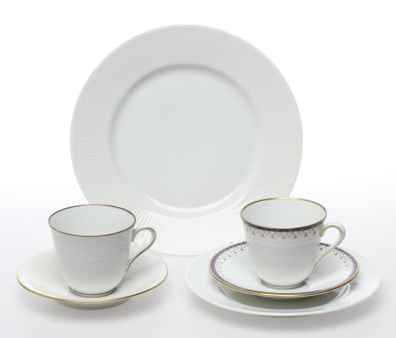 KAFFESERVISDELAR, porslin, ca 40 delar, modell "Swedish grace", olika dekorer, Rörstrand.