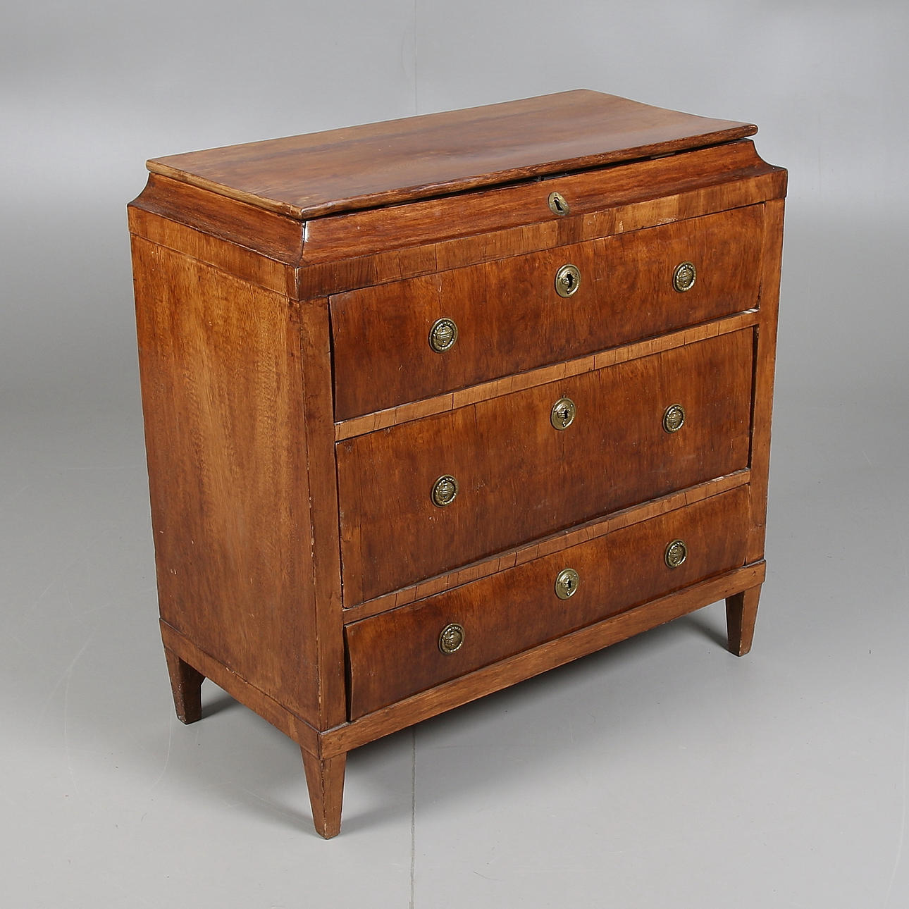 SKRIVBYRÅ, Sengustaviansk. 1800-talets första halva.