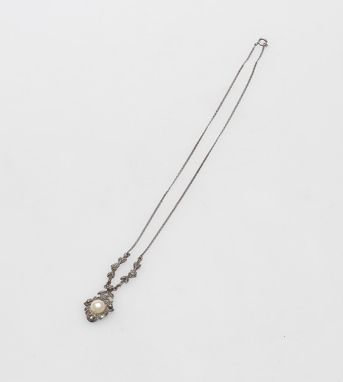 COLLIER, silver med markasiter och pärla, 1930-tal.