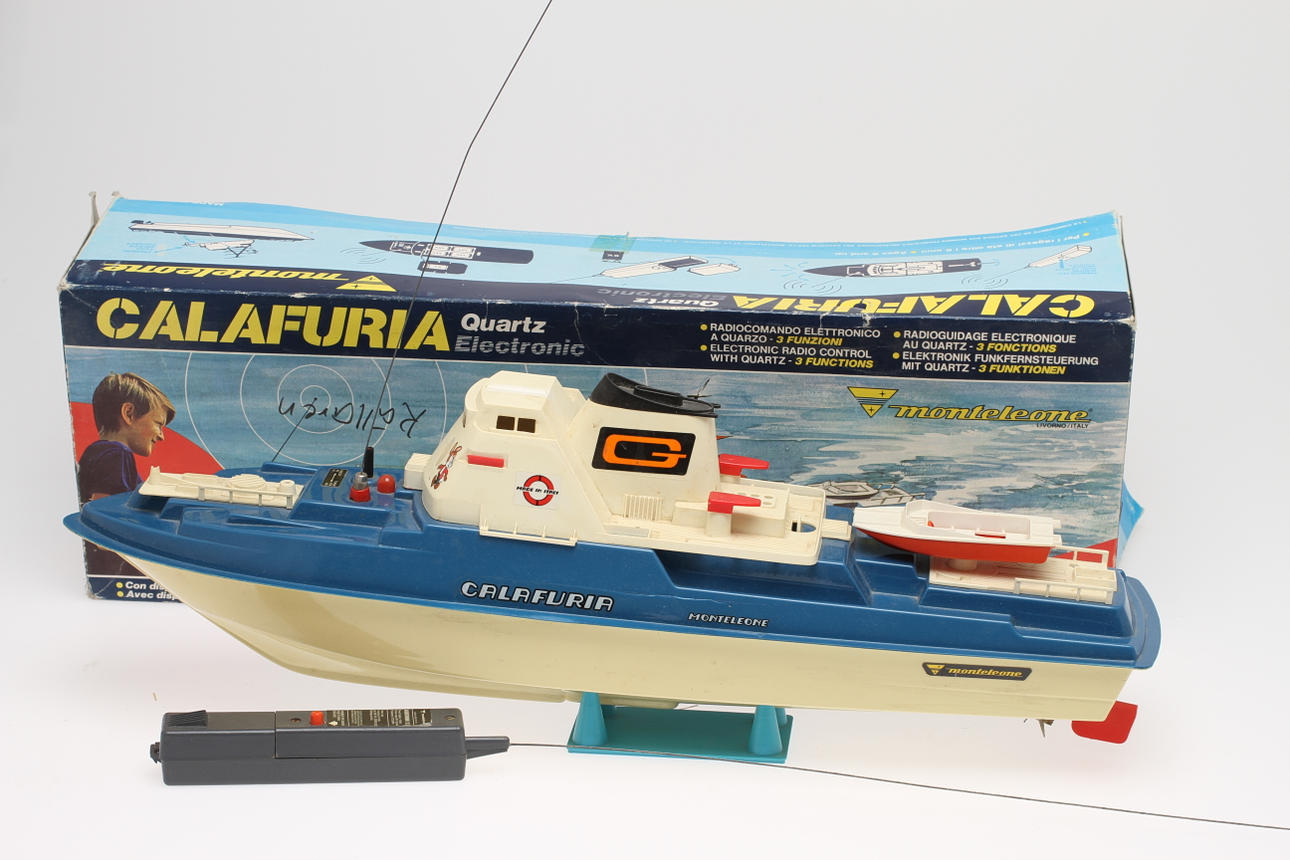CALAFURIA Electronic modellbåt,made in Italy.