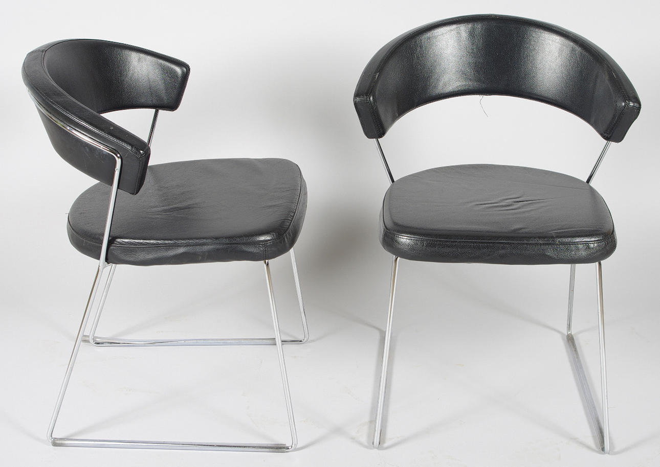 STOLAR, 1 par, svart skinn med kromundervrede.