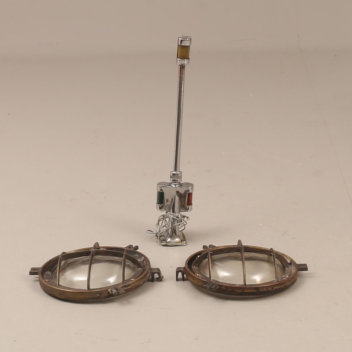 LANTERNA, metal. BOAT WINDOWS, 2 pieces, brass.