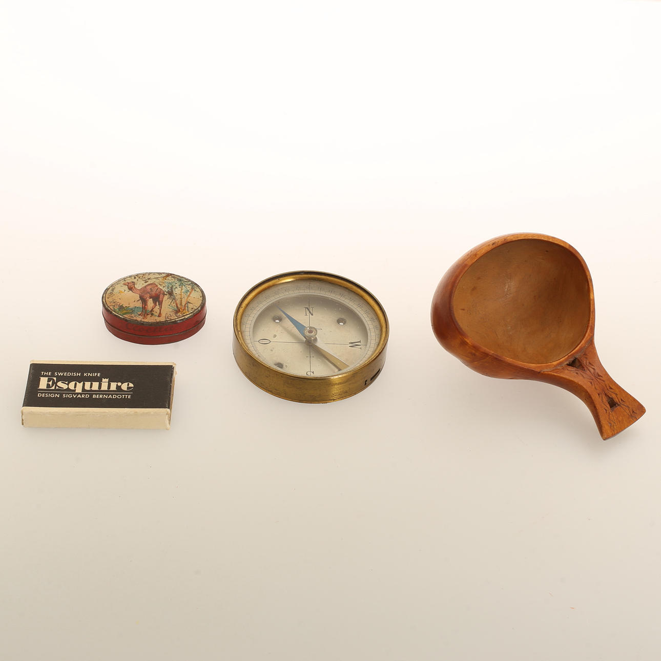 KOMPAS. OST. BOKS. LOMMEKNIV.