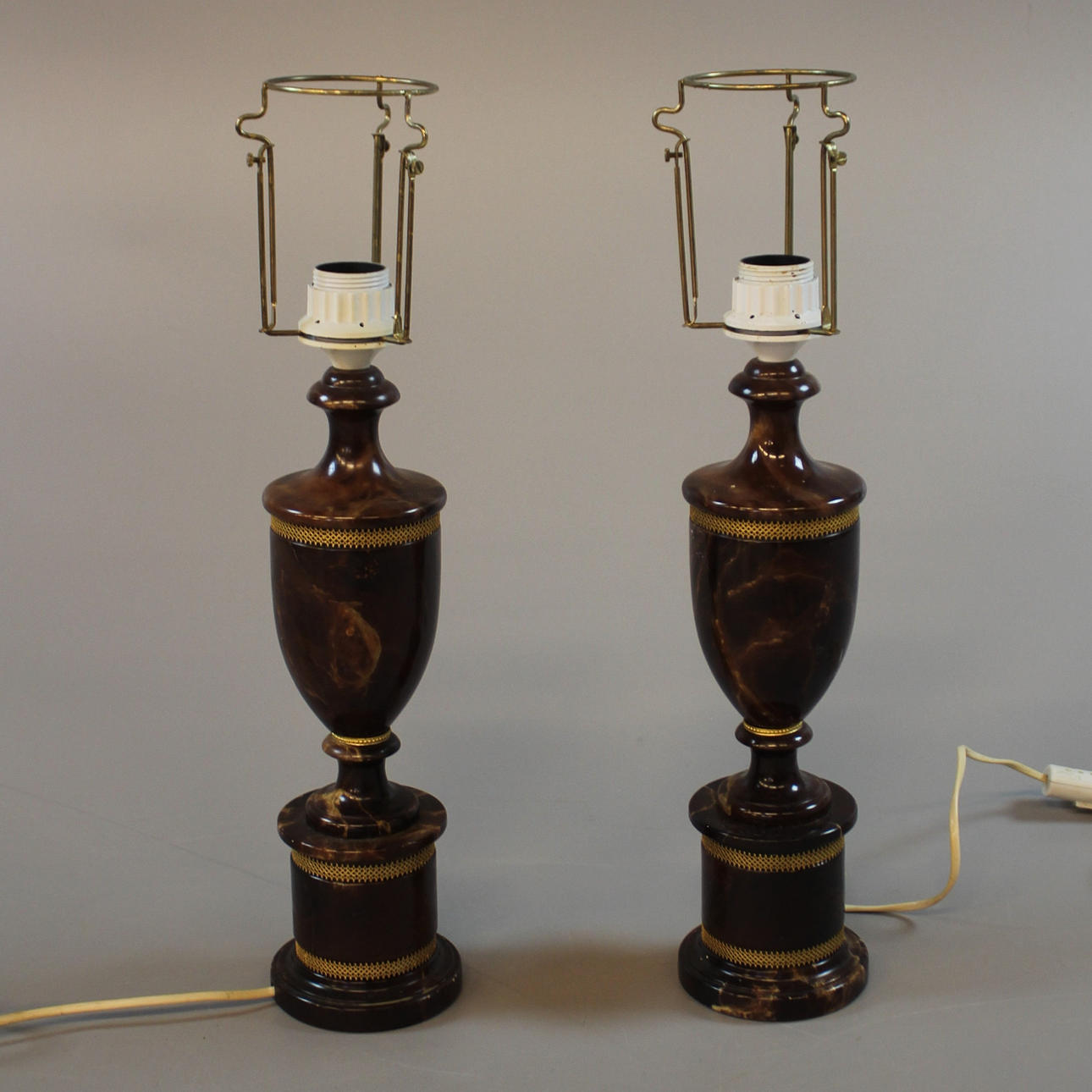 BORDSLAMPOR, 1 par. Alabaster.