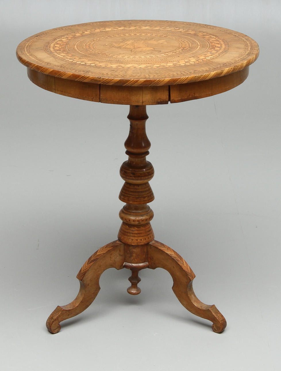 PELARBORD,med låda i sargen, intarsia, 18/1900-tal.