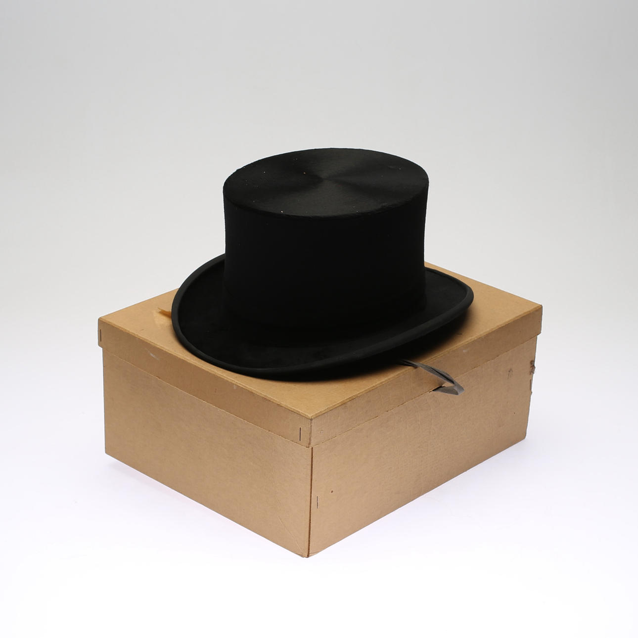 CYLINDERHATT, 1900-tal.