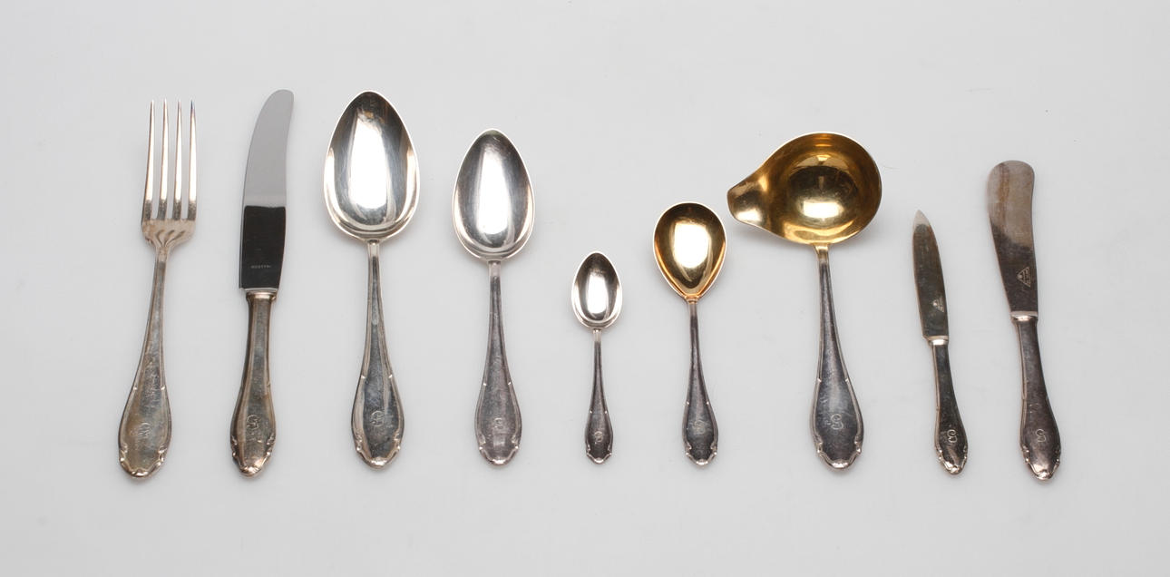 BESTICKUPPSÄTTNING, möjligen Läckö, nysilver, 77 delar.