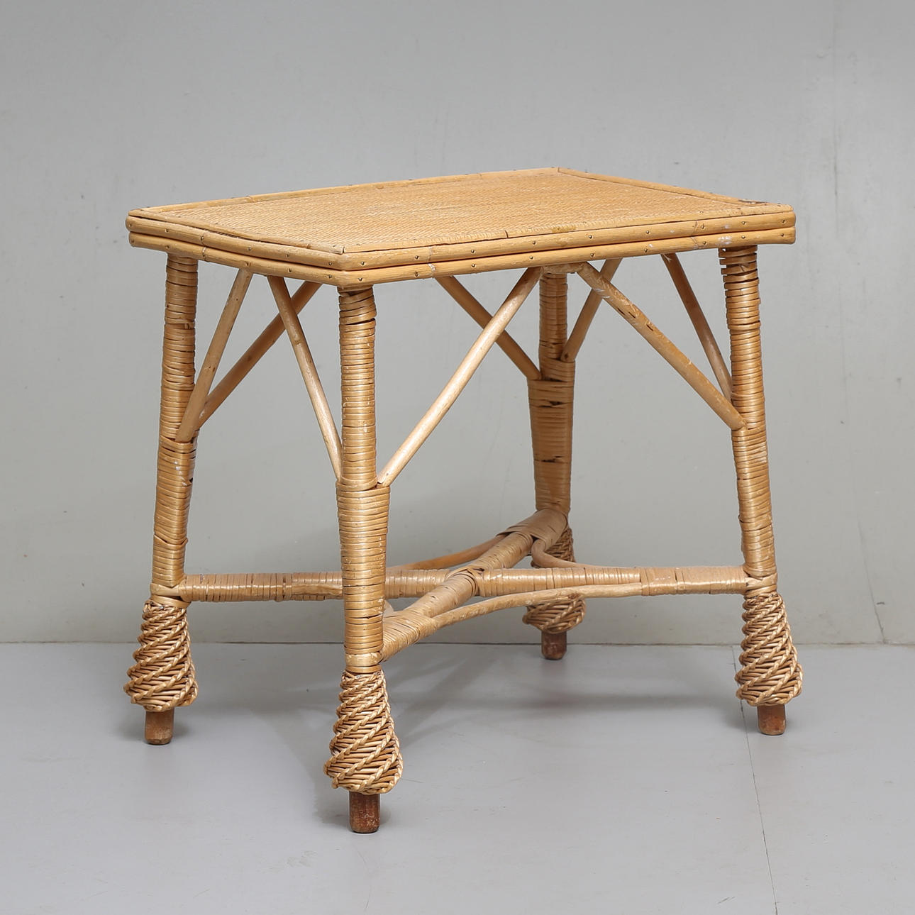 BORD, modell litet, rotting, 1900 tal.