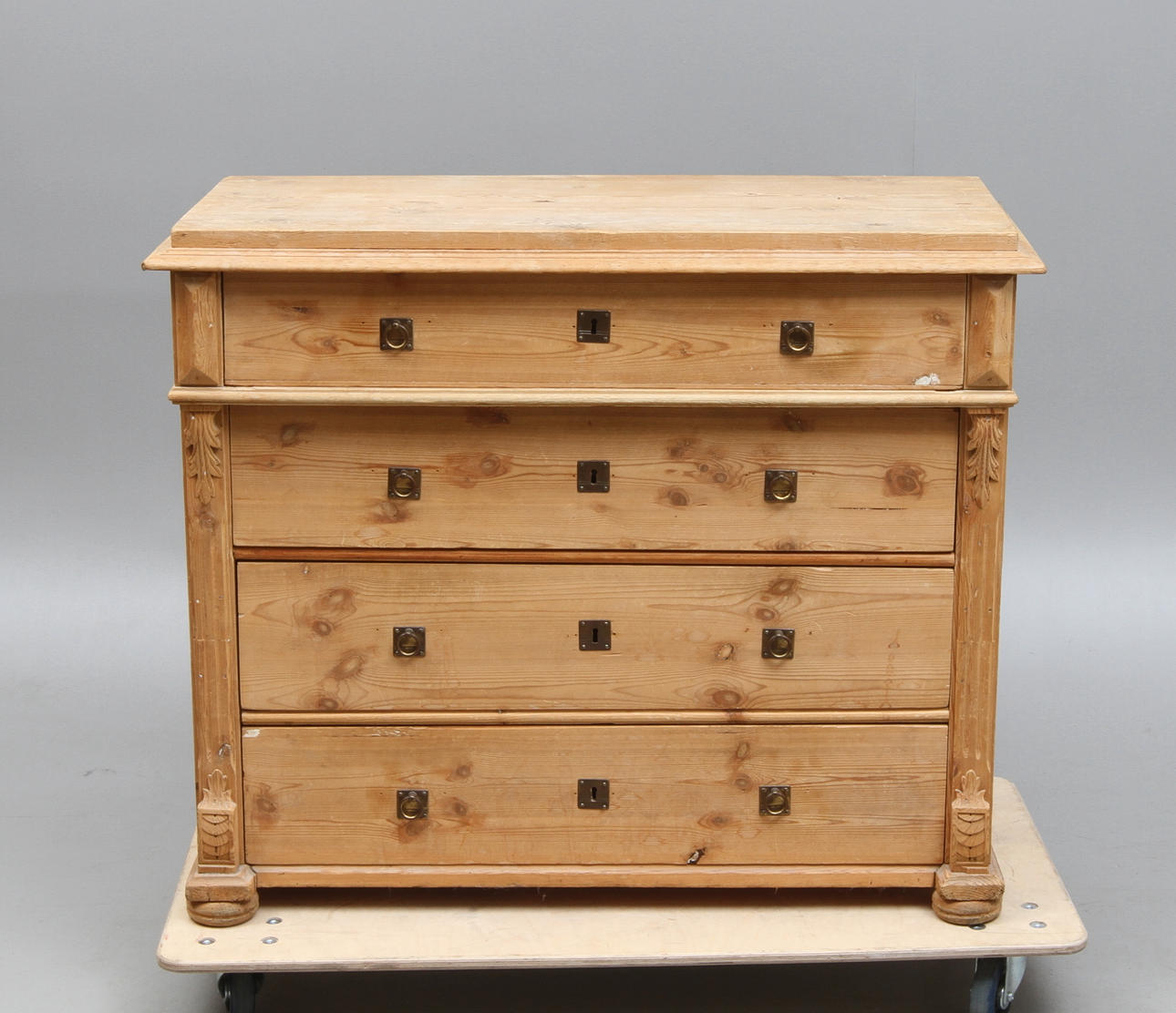 BYRÅ, nyrenässans, 1800-talets slut.