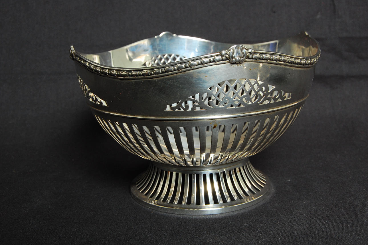 KONFEKTSKÅL, silver.