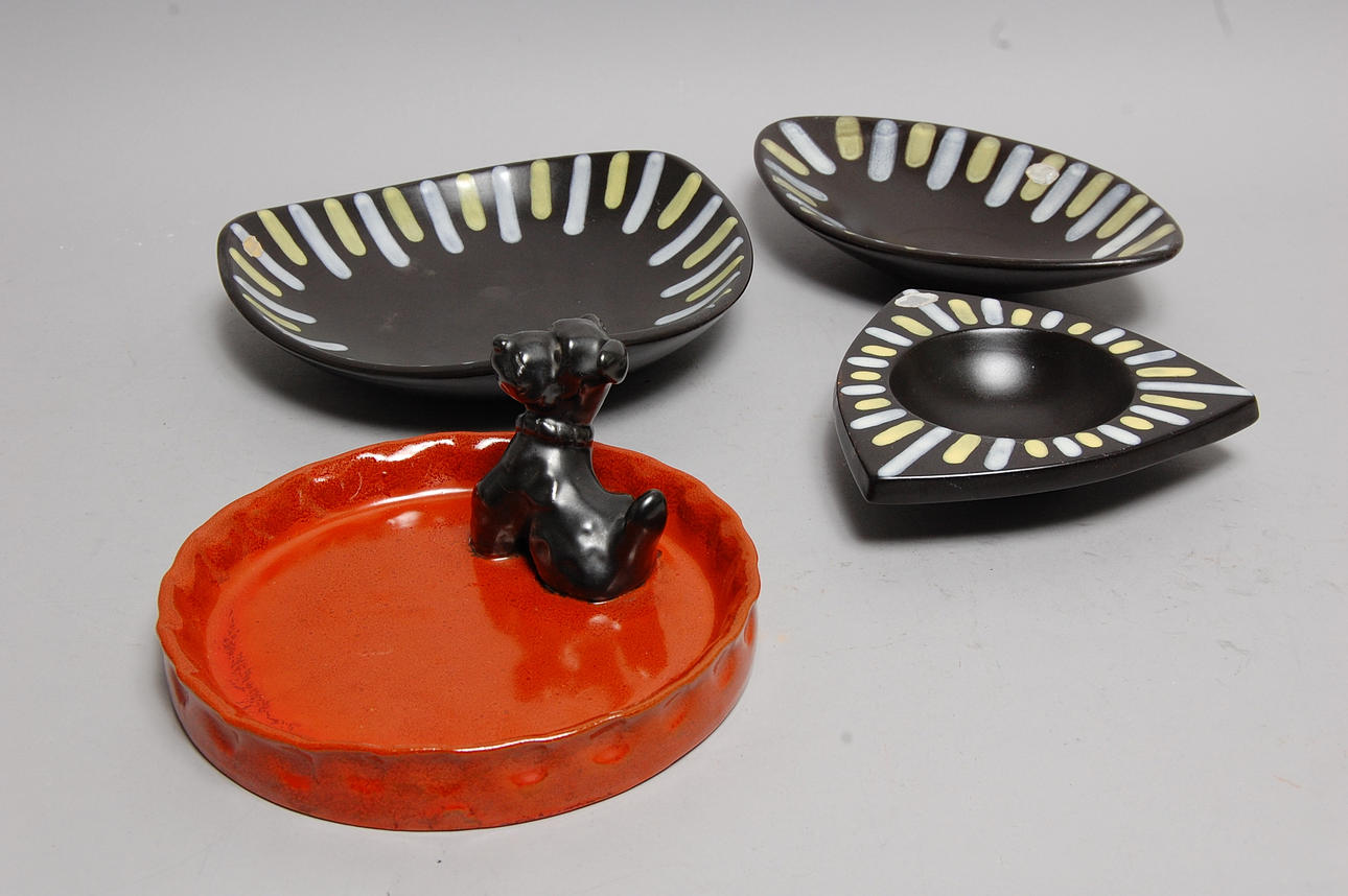 KERAMIK, 4 delar, Uppsala- Ekeby, 1950-tal.