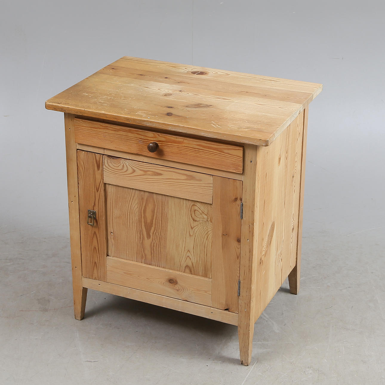 POTTSKÅP, trä, 1900-tal.