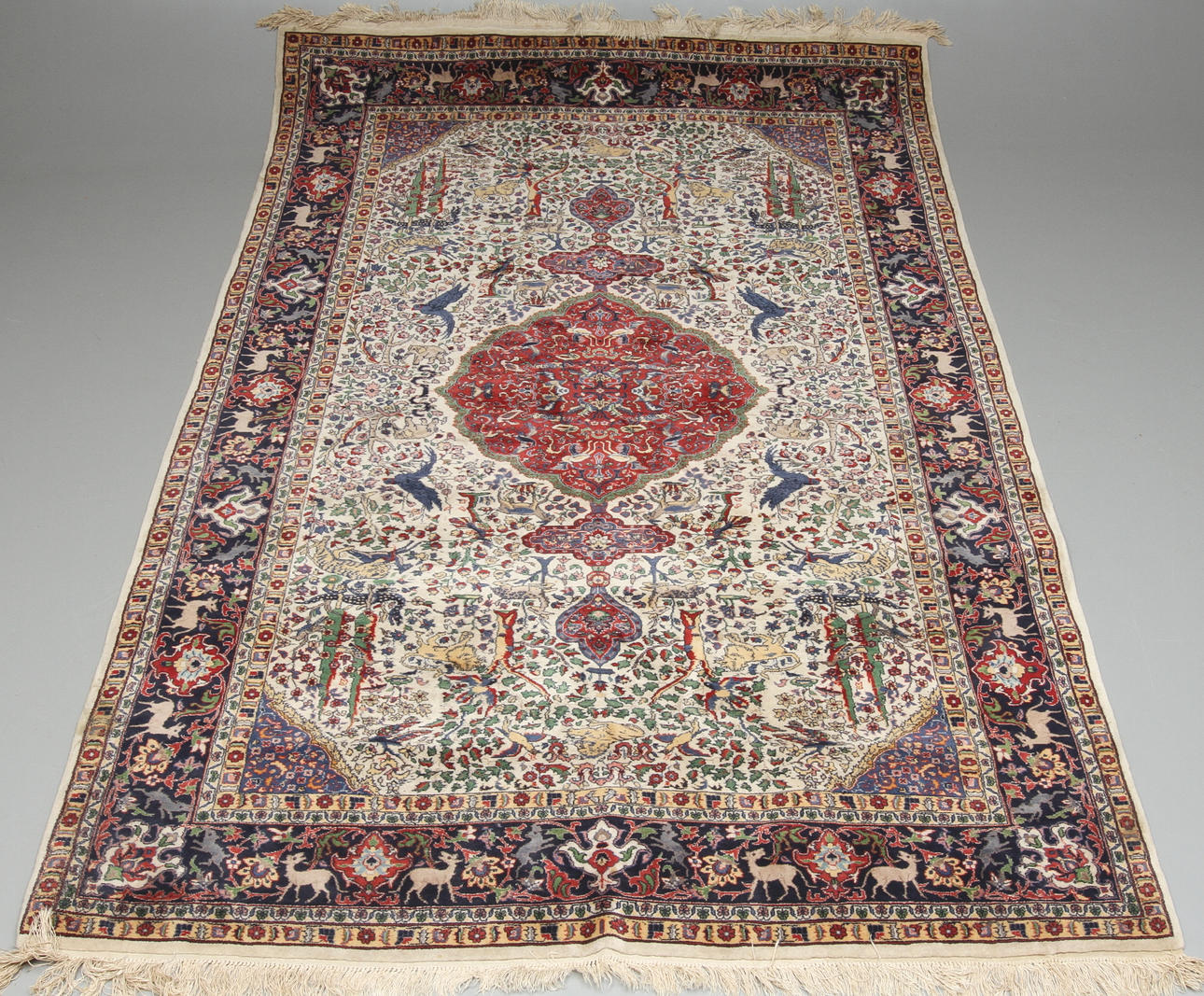 MATTA Inköpt i Saudiarabien på 1980-tal. 280 x 186 cm.