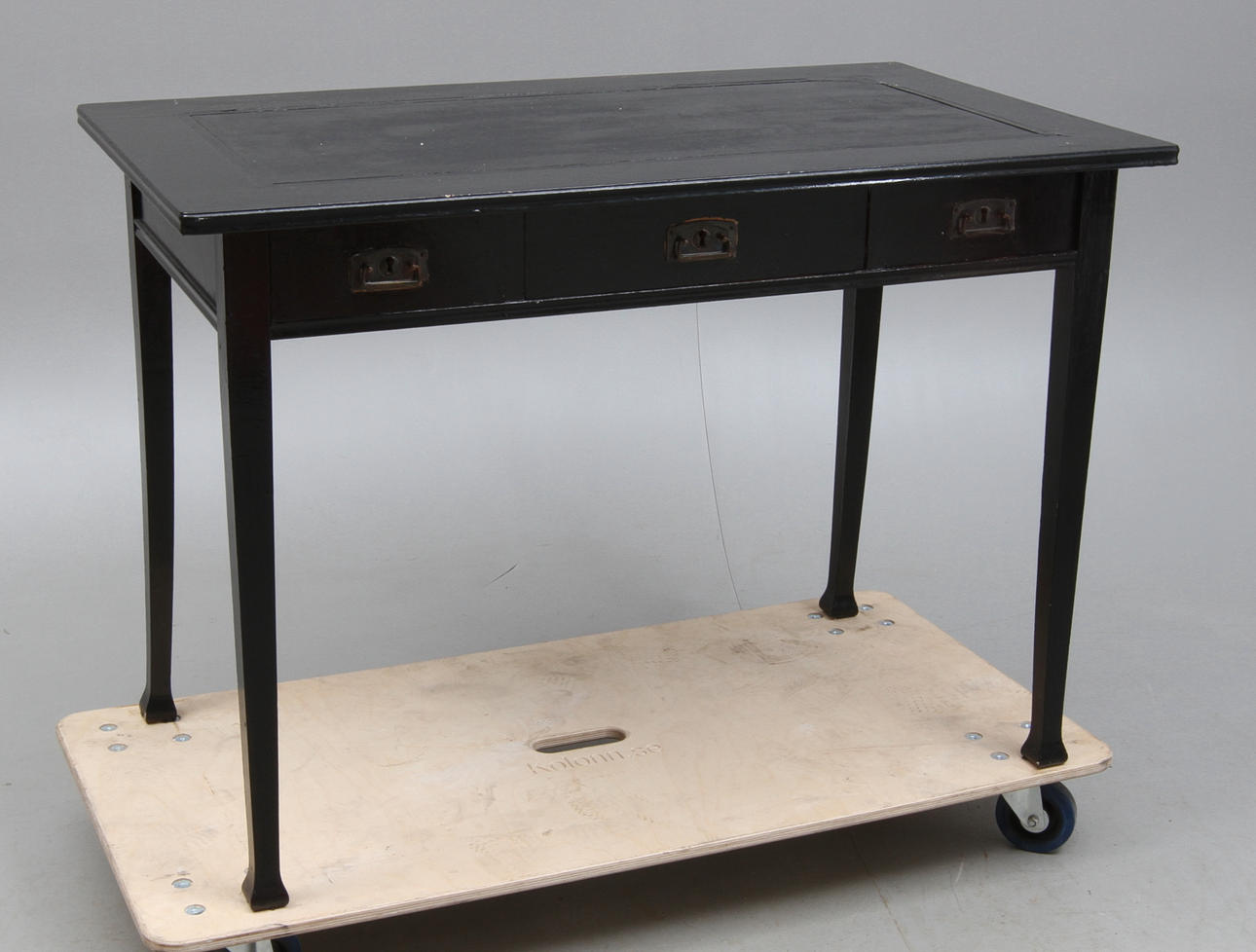 SKRIVBORD, jugend, 1900-tal.