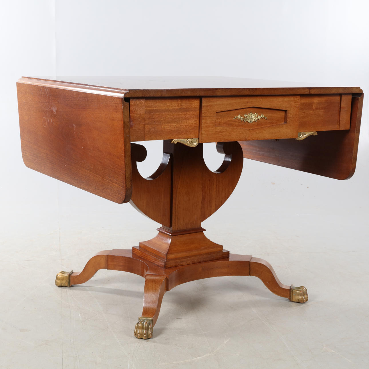 BORD, Karl-Johan stil, 1900-tallet.