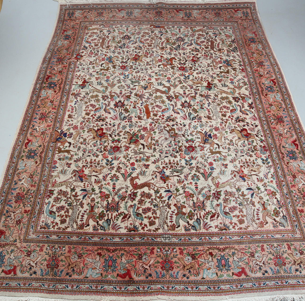 MATTA, Täbris, ca 317 x 235 cm.