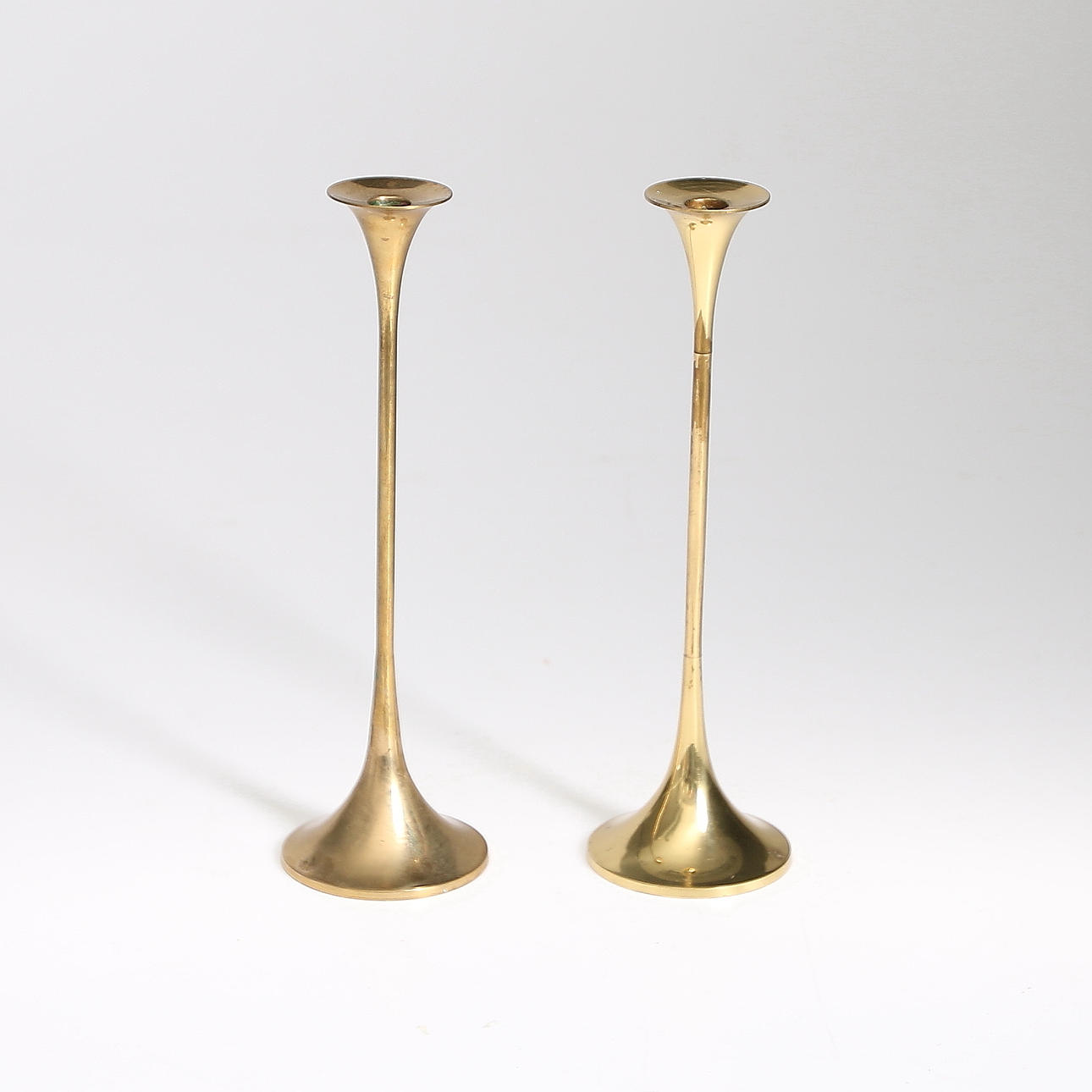 LJUSSTAKAR, mässing, 2 st, Gnosjö. 1900-tal.