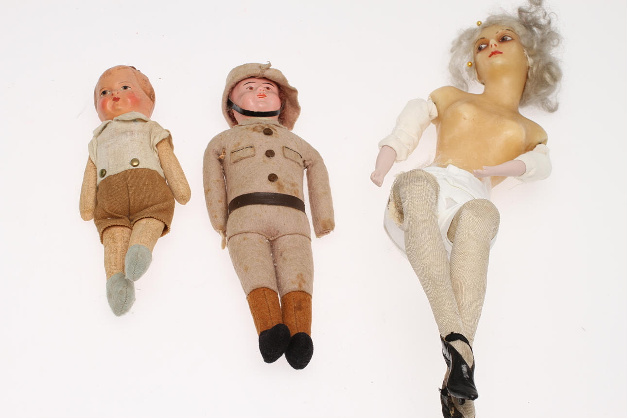 DOCKOR 1910-1920-tal, 3 stycken.