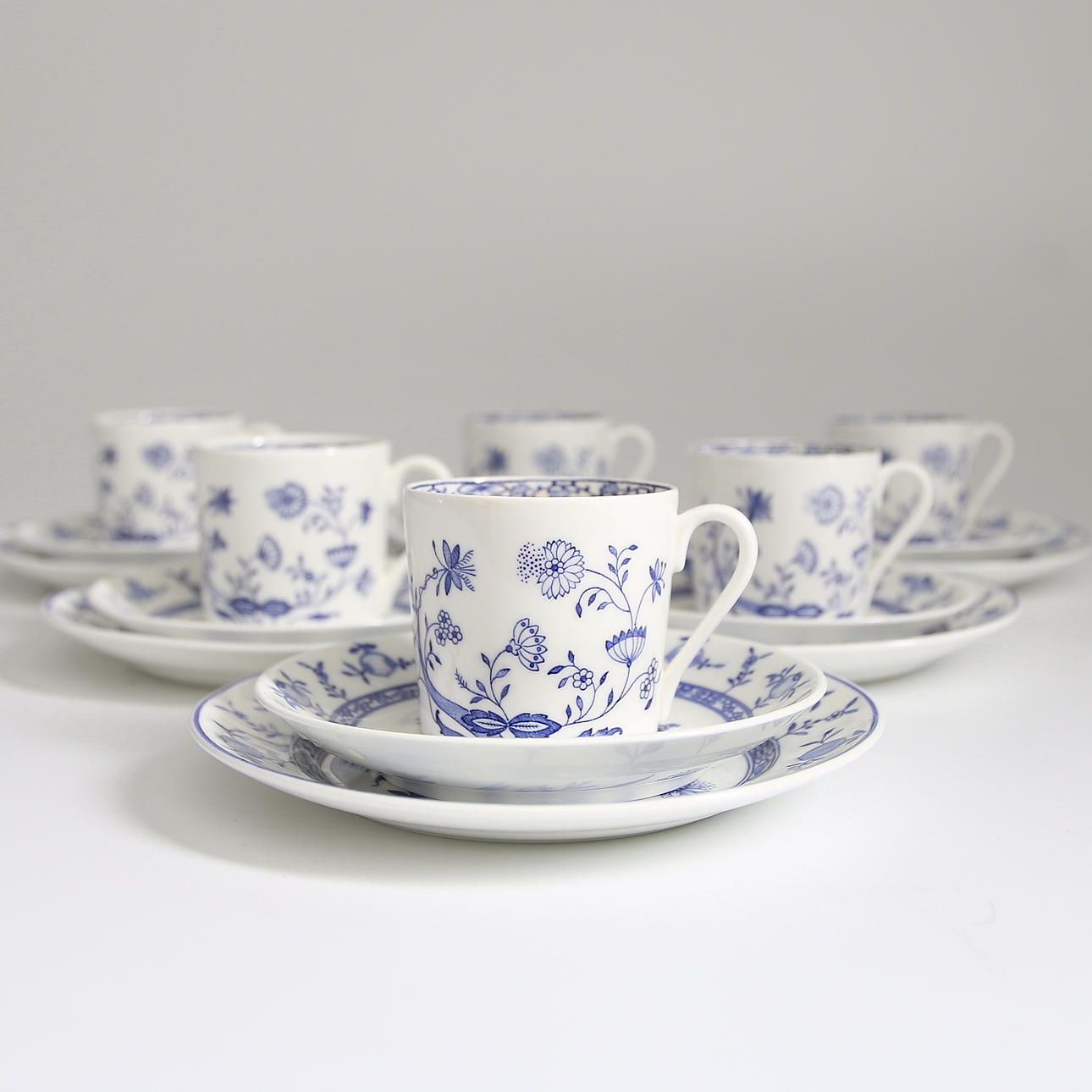 KAFFESERVIS, 18 delar, benporslin, "Dresden", Gustavsberg, 1900-talets andra hälft.