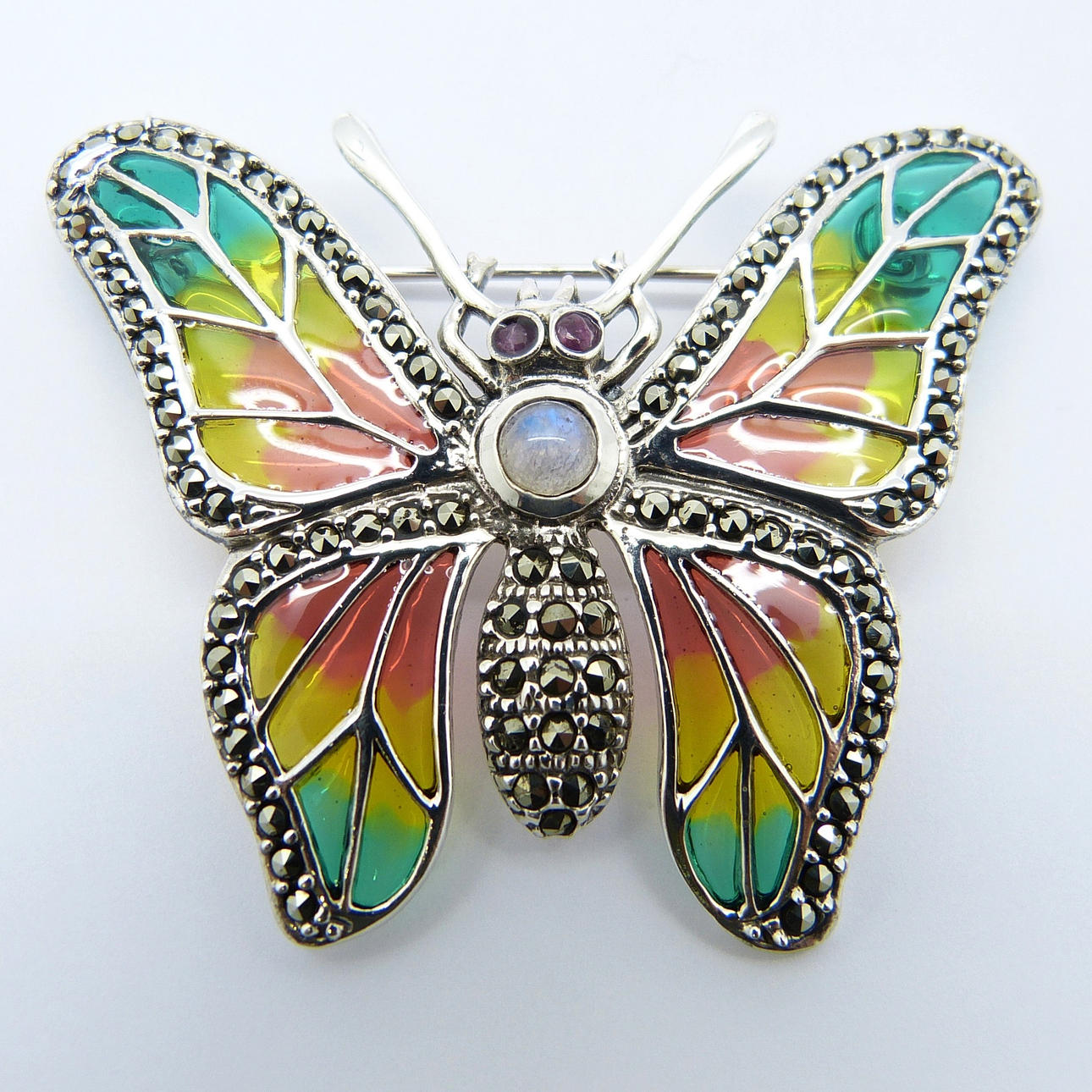 MÅNSTEN FJÄRIL BROSCH.