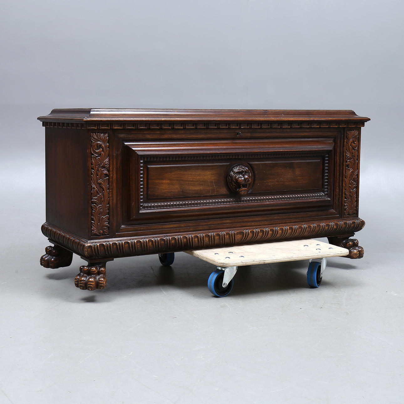 COFFIN CABINET, baroque style, 20th century.