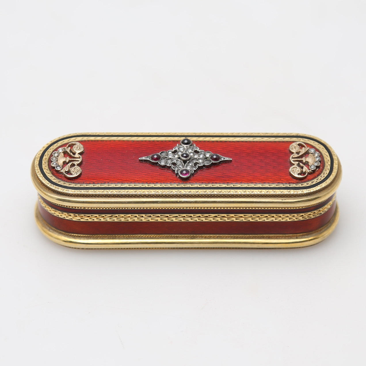 Russian snuff box in gilt silver, with diamond tips and guilloché enamel in the style of A.H. Hollming, who worked for Carl Fabergé, second half of the 20th Century.