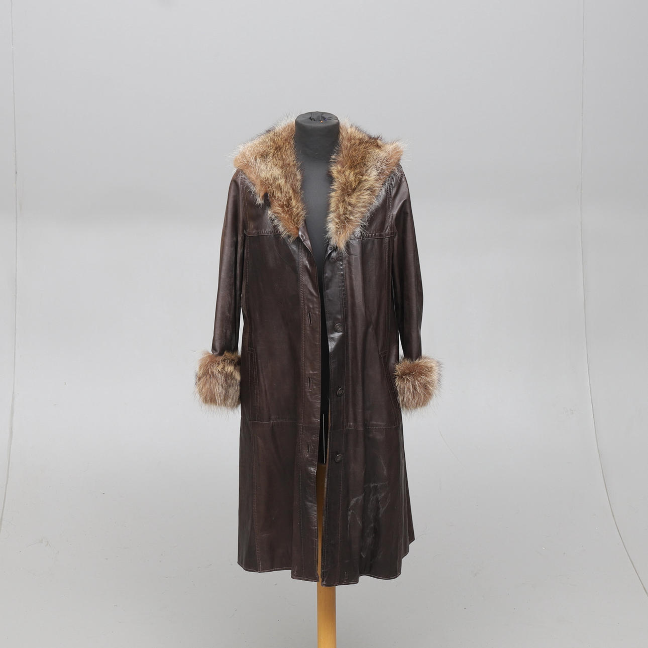 COAT, leather and fur, Beged-Or.