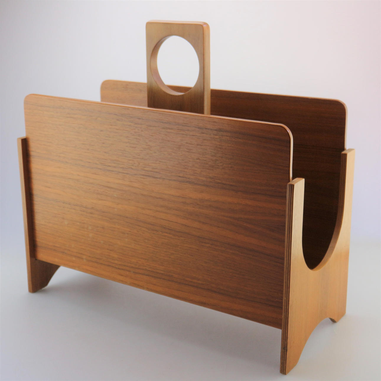 DANSKA DESIGNER TIDNINGSSTÄLL.