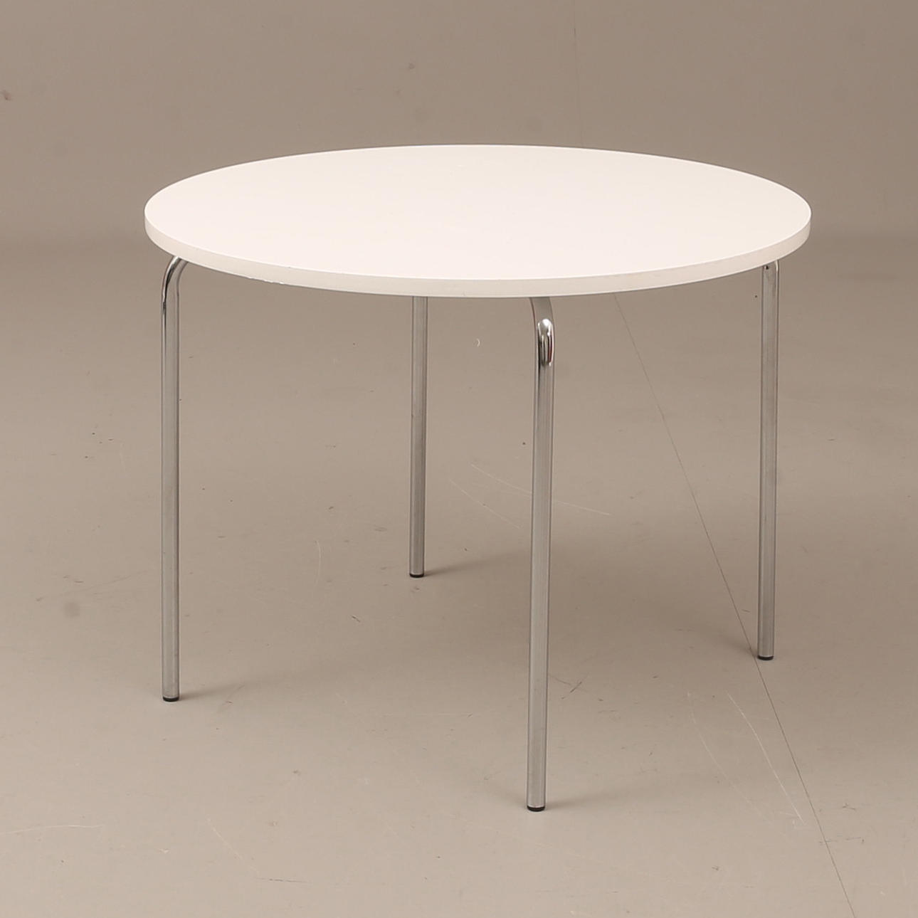 BORD, Kontor Ett, kromade ben.