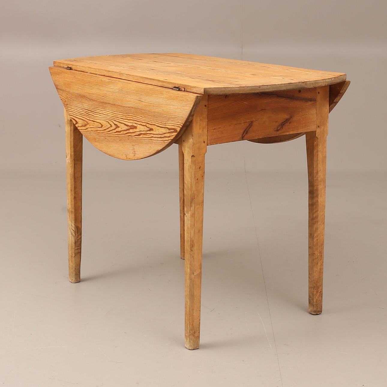 MESA FLAP, pino, 18/1900.