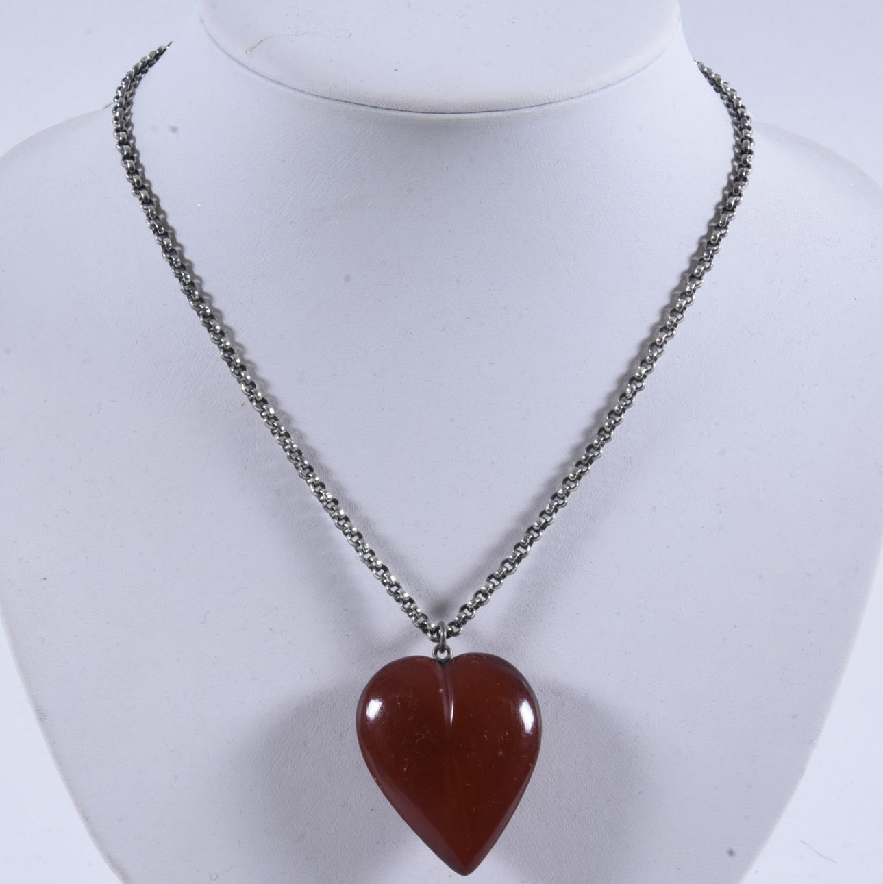 HALSCOLLIER MED HÄNGE, bärnsten.