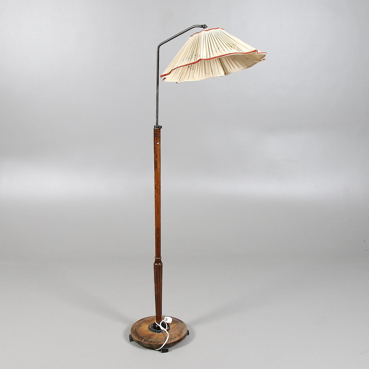 GOLVLAMPA, Jugend. 1900-talets början.