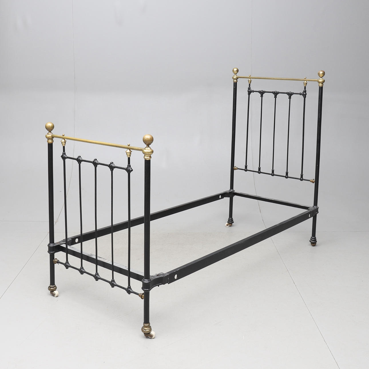 JÄRNSÄNG, 1800-/1900-tal.