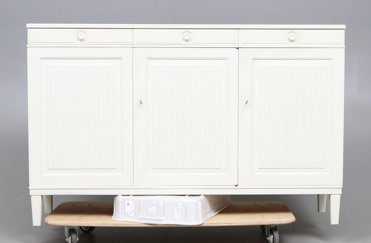 SIDEBOARD "Herrgården", Carl Malmsten, Svenska Möbelfabrikerna Bodafors, 1900-talets andra hälft.