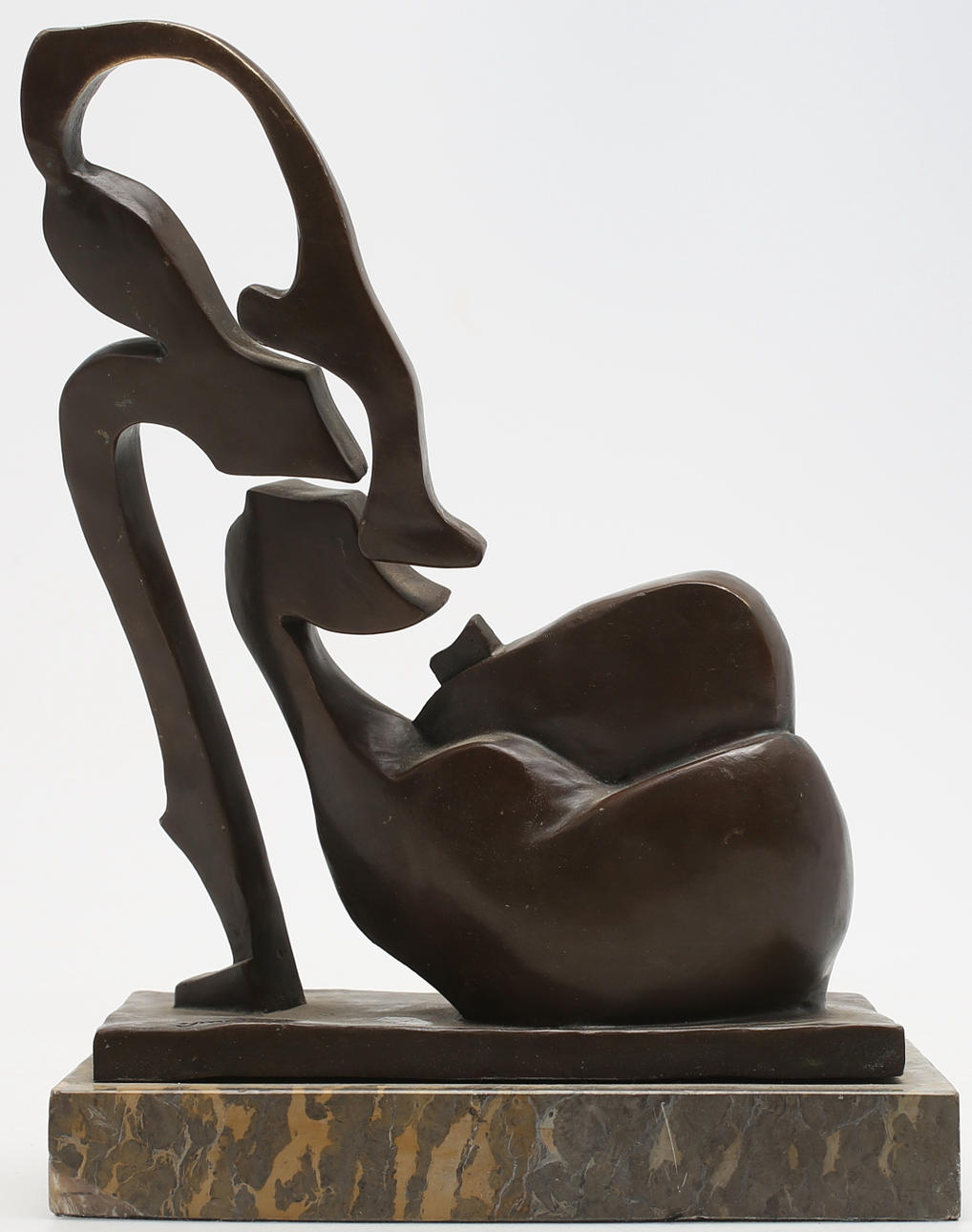 OIDENTIFIERAD KONSTNÄR. Modell. Brons. Signerad Y Mondo.