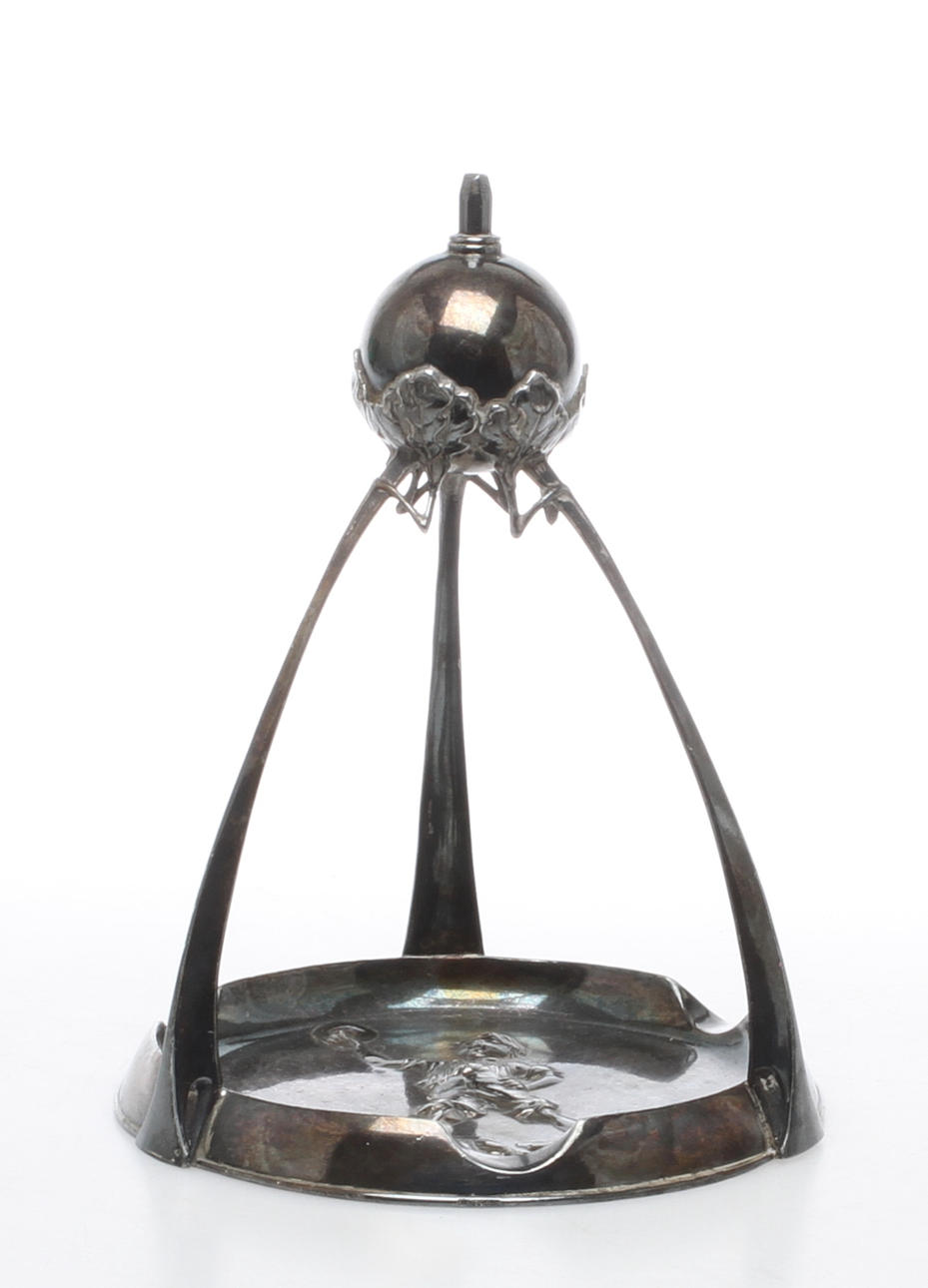 CIGARRTÄNDARE MED ASKKOPP, metall, jugend, 1900-talets början.