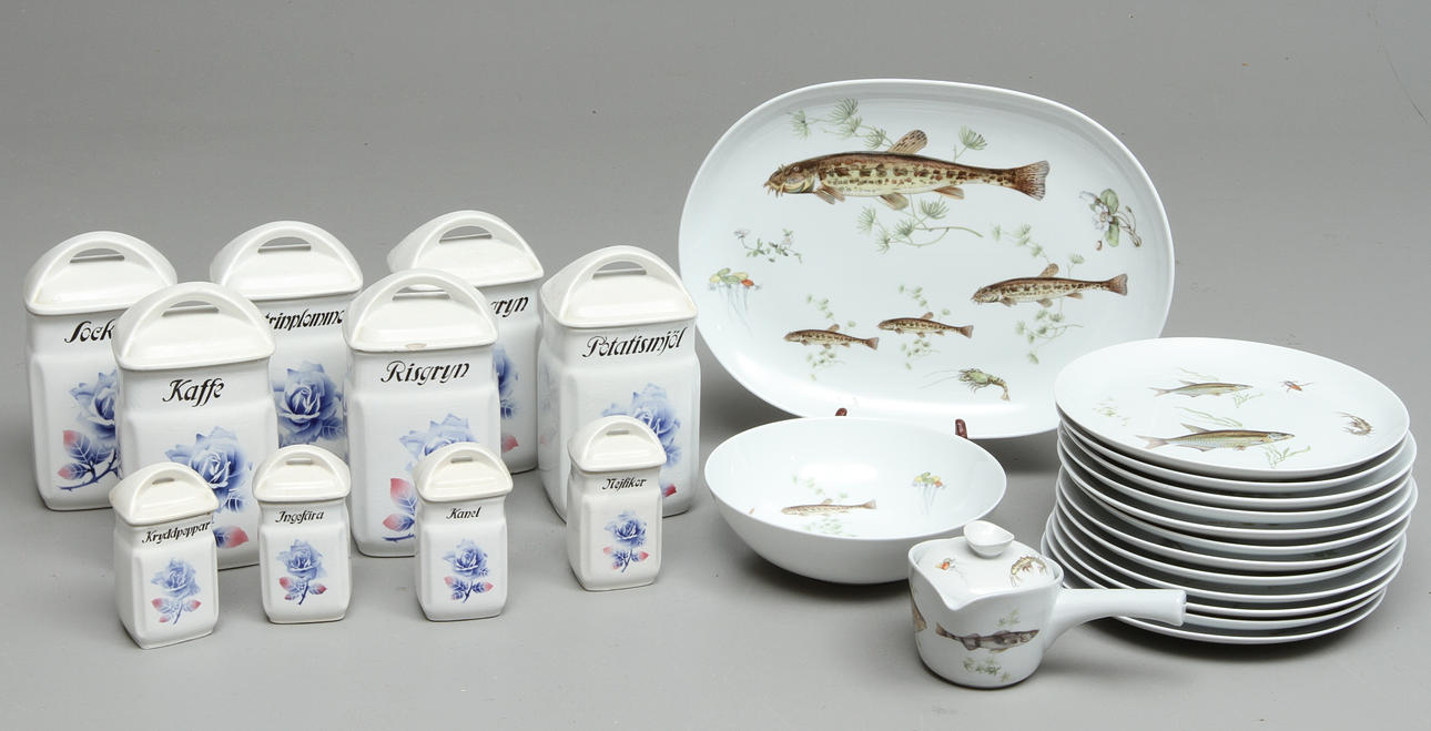 MATSERVIS, 15 delar, Upsala-Ekeby KP Karlskrona samt SPECERIBURKAR 10 st, Trakonit.